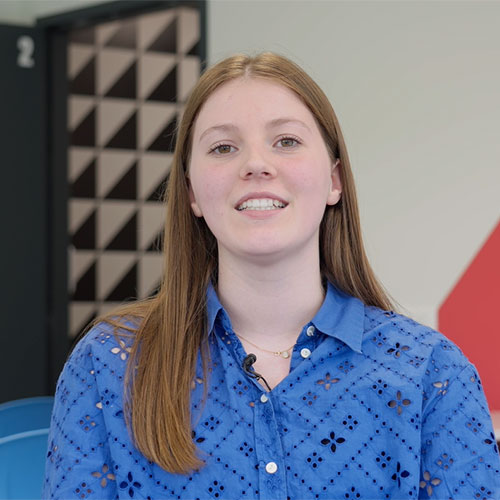 Portrait de Lucie, étudiante en BTS MCO à Esarc Strasbourg