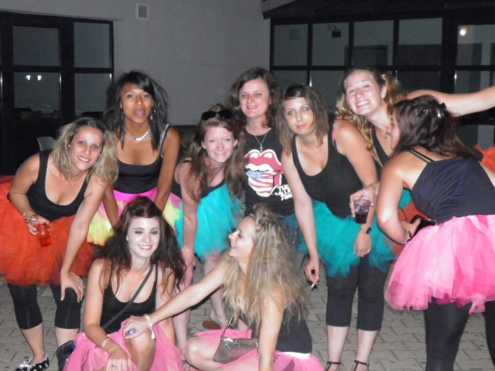 SOIRÉE DE DÉSINTÉGRATION SOIRÉE DE DÉSINTÉGRATION