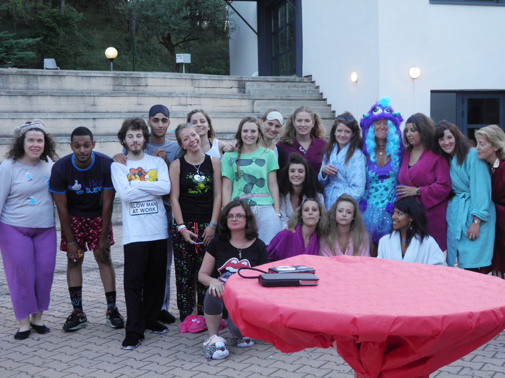 SOIRÉE DE DÉSINTÉGRATION SOIRÉE DE DÉSINTÉGRATION